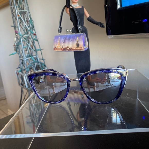 Sunglasses - Picture 3 of 3